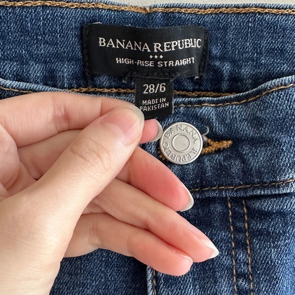 Banana Republic High-Rise Medium Wash Straight Jeans, Size 6/28 - Picture 10 of 16